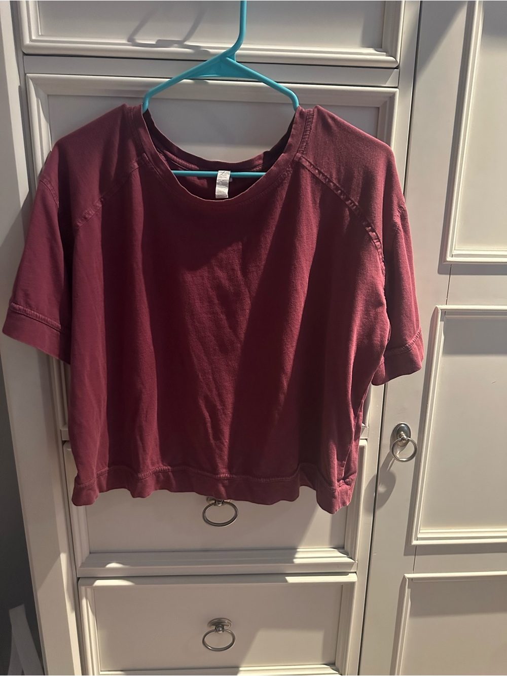 Zella Short Sleeve Cropped Tee in Deep Burgundy